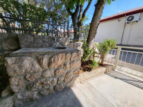Zele Koic 2, Starigrad